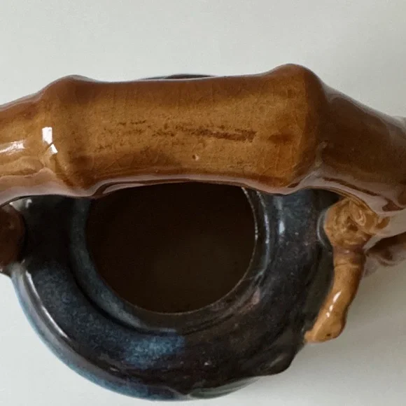 Ceramic Teapot with Frog and Leaf Design & 2 cans of The Republic of Tea - Picture 8 of 16